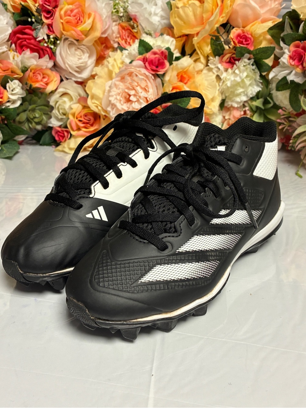 adidas Adizero Impact Molded Baseball Cleats Black White Youth Size 4 Low Top
